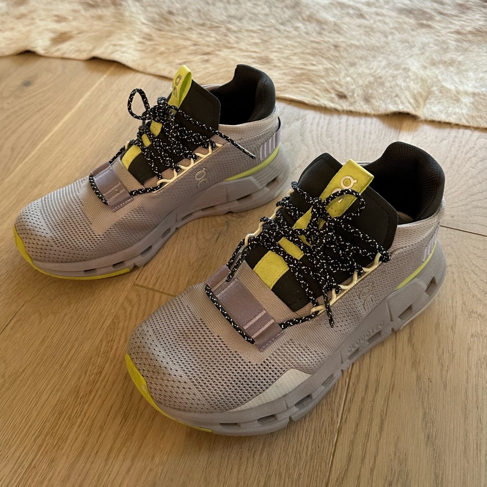 Women’s Cloudnova Sneaker On Color: Pearl & Zest
Size: 7.5